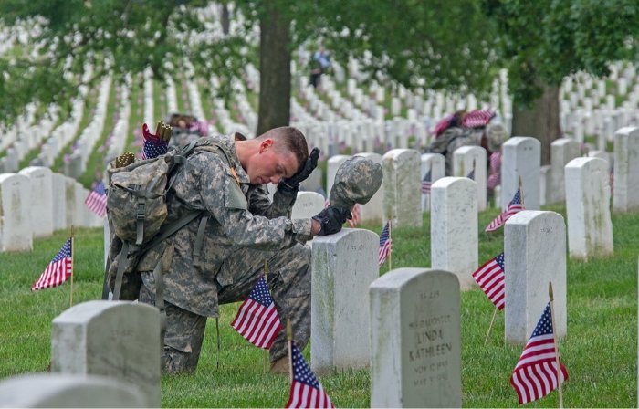 a Soldier-At-Arlington-National-Cemetary.jpg