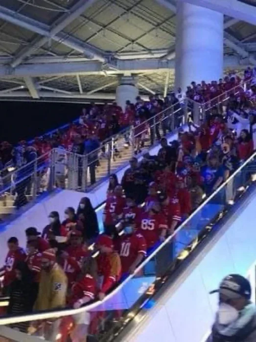bang-bang-escalator-gang-v0-cy4sc57wn3fa1.webp