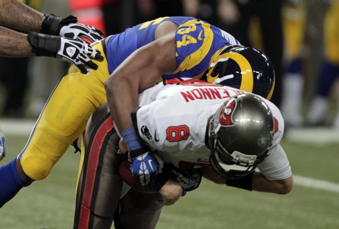 buccaneers-rams-football-mike-glennon-robert-quinn_pg_600.jpg