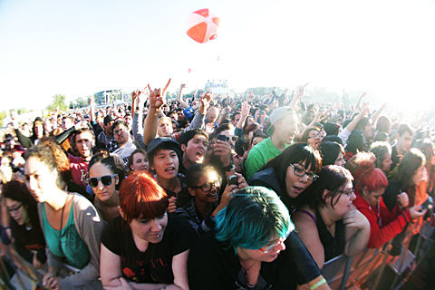 crowd-3.jpg