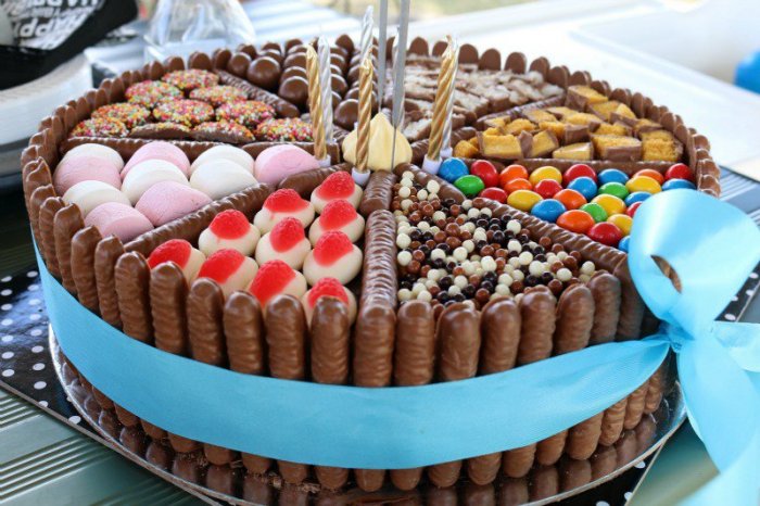 Easy-Chocolate-Birthday-Cake-6.jpg