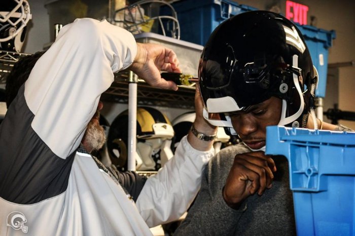 everett-helmet-3.jpg