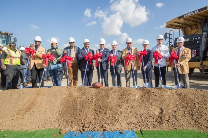 Groundbreaking15.jpg
