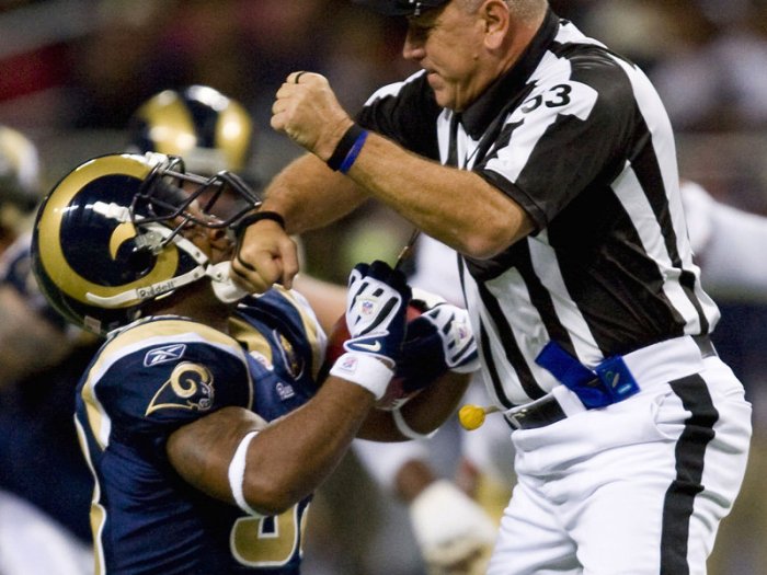 kenneth-darby-rams-umpire_1665086.jpg