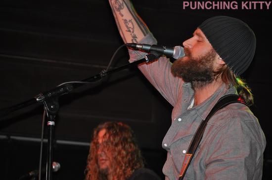 kyle_turley_finger_in_the_air.jpg