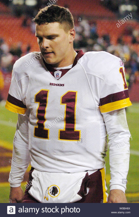 quarterback-patrick-ramsey-of-the-washington-redskins-walks-off-the-field-following-the-redski...jpg