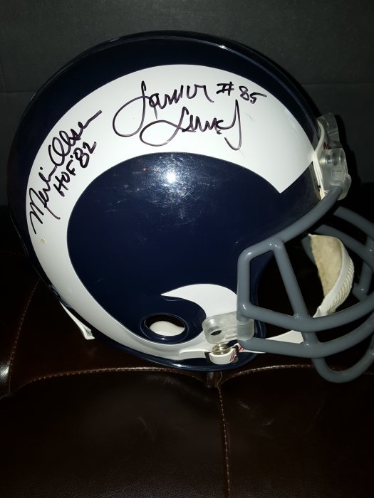 Rams Helmet right.jpg
