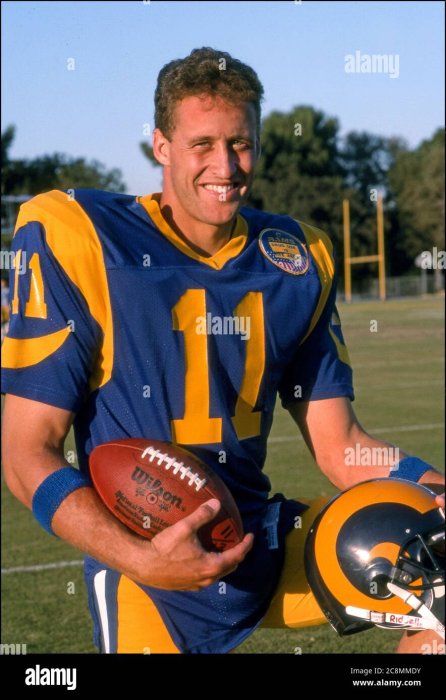 rams-quarterback-jim-everett-at-practice-field-2C8MMDY.jpg