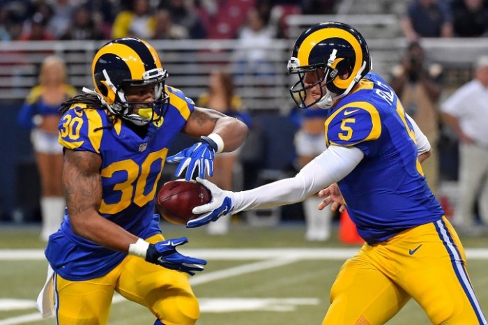 Rams uni 1.jpg