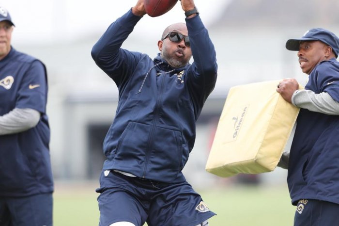 tempJL8_0411--nfl_mezz_1280_1024.JPG
