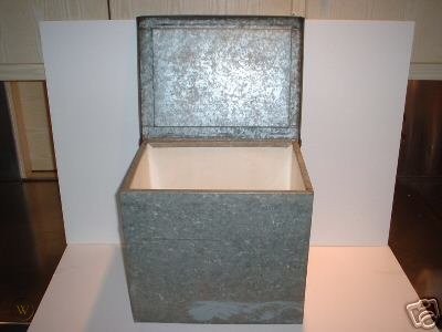 vintage-milk-delivery-storage-box-insulated_1_0f9305b71dc062ec86c74aa6986f32bd.jpg