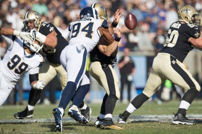 wk12b Quinn sack.jpg